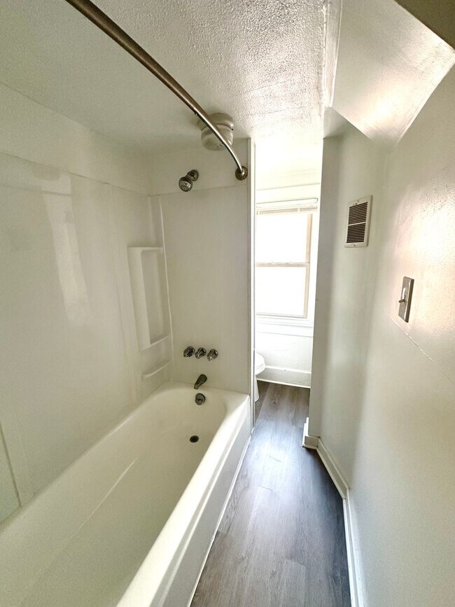 Building Photo - 12 Demmer Ave