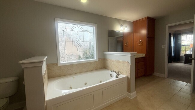 Building Photo - Amazing home with custom touches and in-ground pool