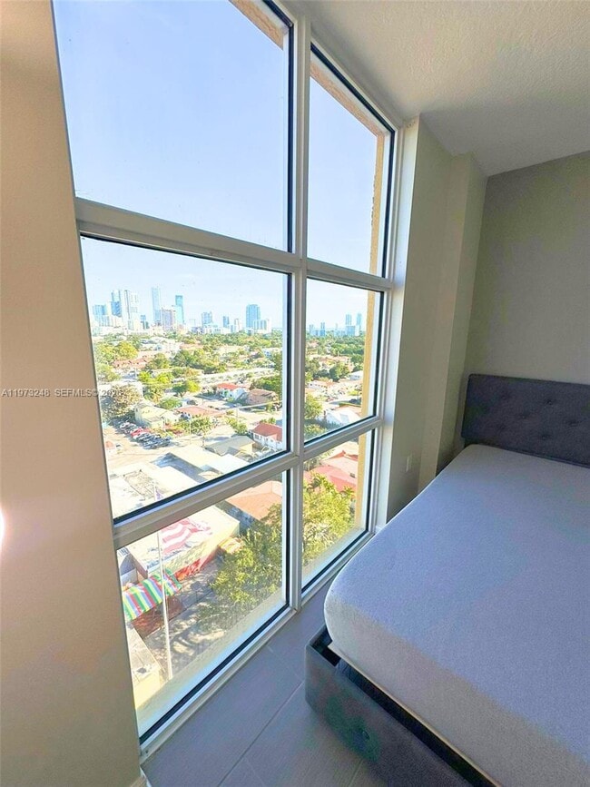 Building Photo - 900 SW 8th St