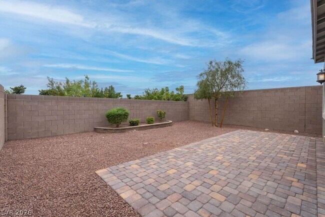 Building Photo - 8243 Vino Merlot Ave