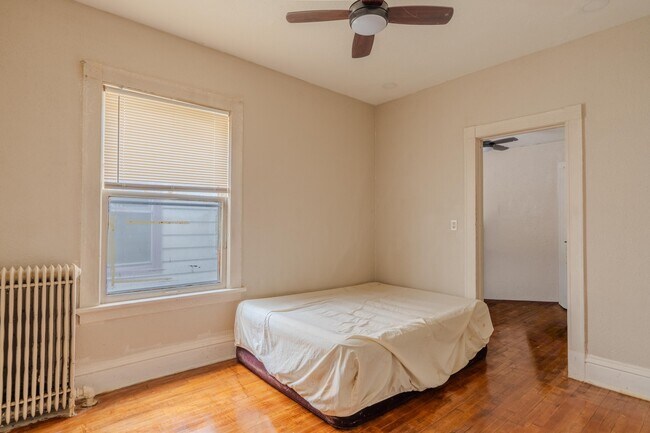 Building Photo - 1150 N 33rd St