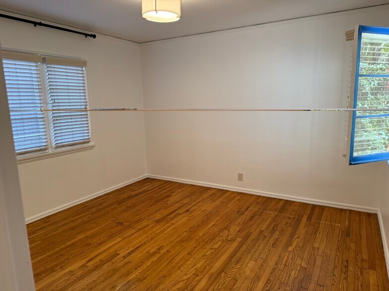 Building Photo - 911 14th St