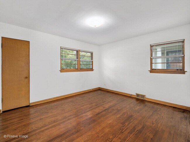 Building Photo - 4216 Forest Ave
