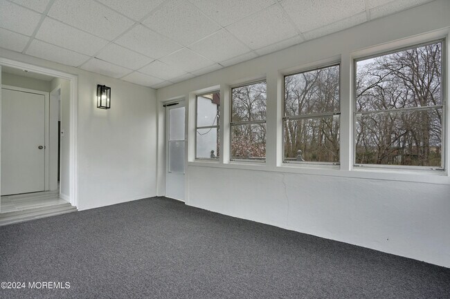 Building Photo - 13 Swain Ave