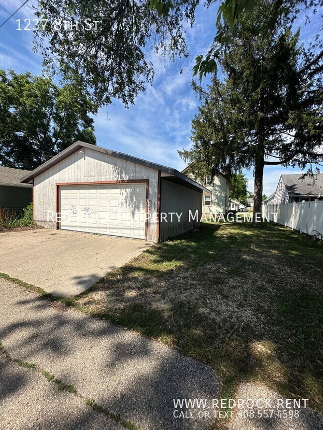 Building Photo - 1237 8th St