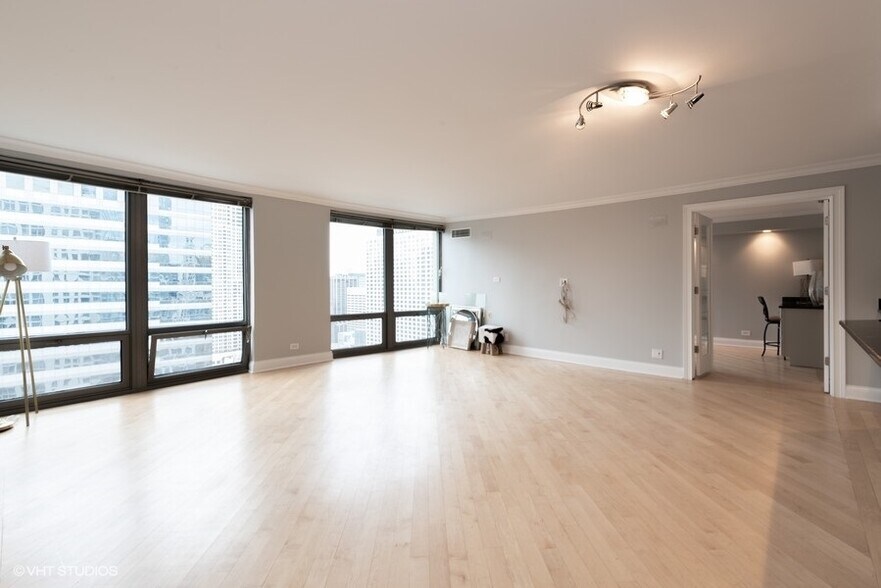Building Photo - 440 N Wabash Ave