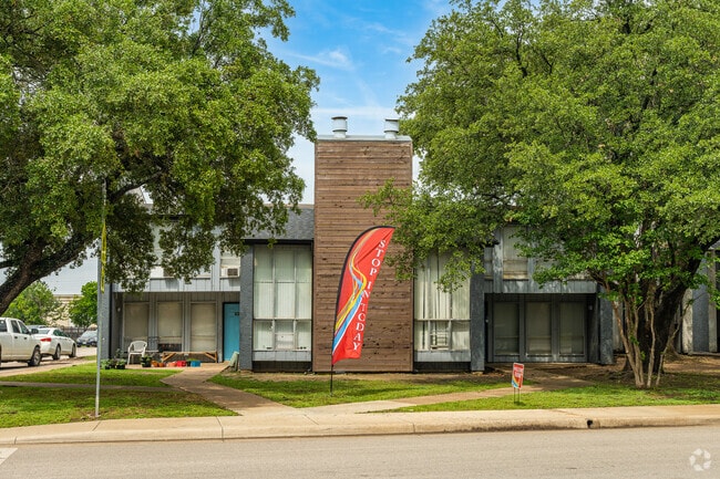 Building Photo - Southwind