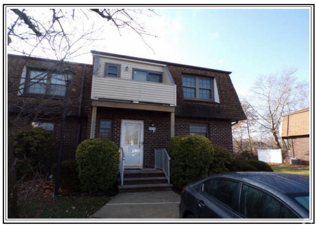 Building Photo - 2812 Kent Pl