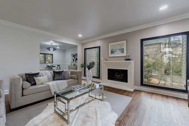 Building Photo - 459 Atlanta Country Club Dr