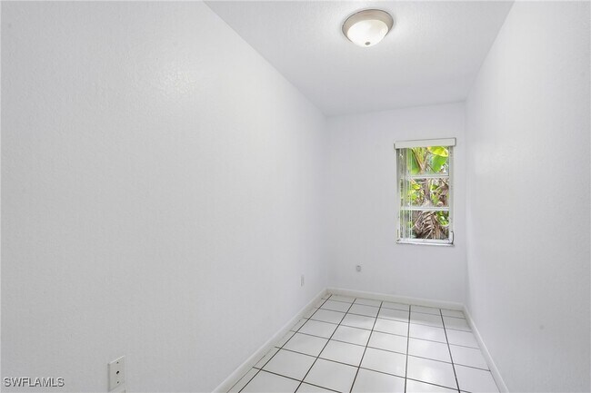 Building Photo - 391 8th St SE