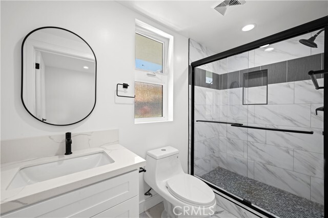 Building Photo - 6704 Kester Ave