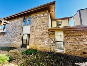 Building Photo - 3 Cedar Ln