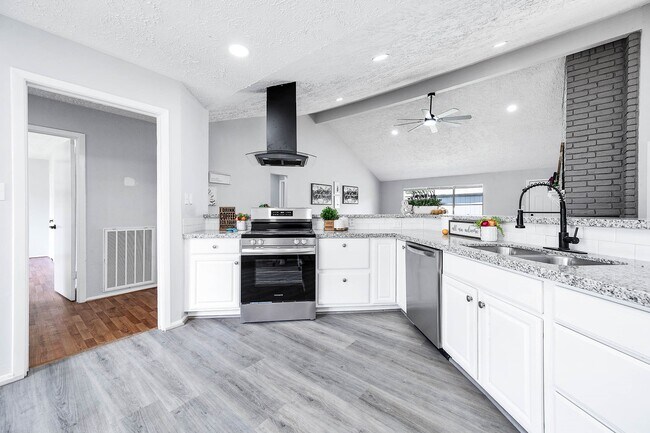 Building Photo - 13402 Tara Oak Dr