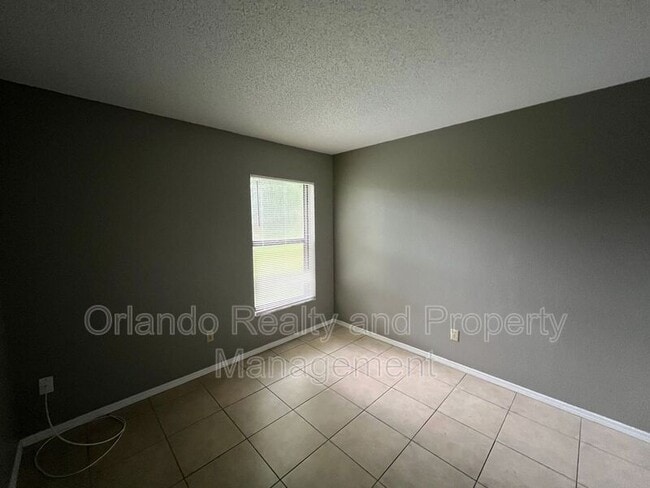 Building Photo - 1102 Dees Dr