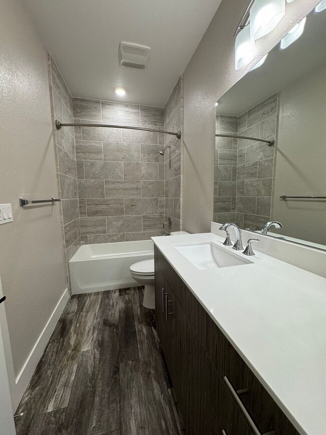 Building Photo - Work Downtown?