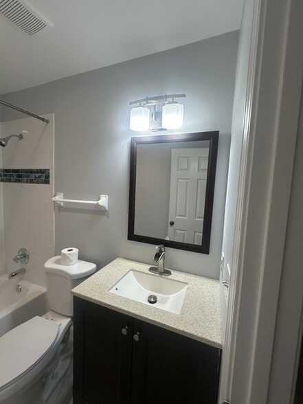Building Photo - 207 Westfield Dr