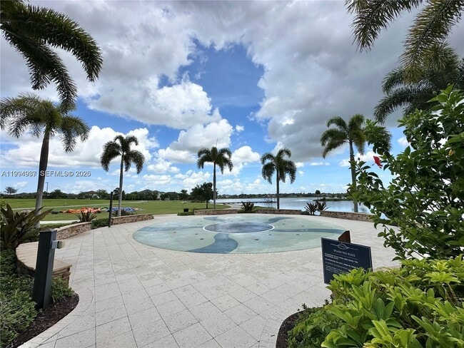 Building Photo - 1694 Hoot Owl Holw