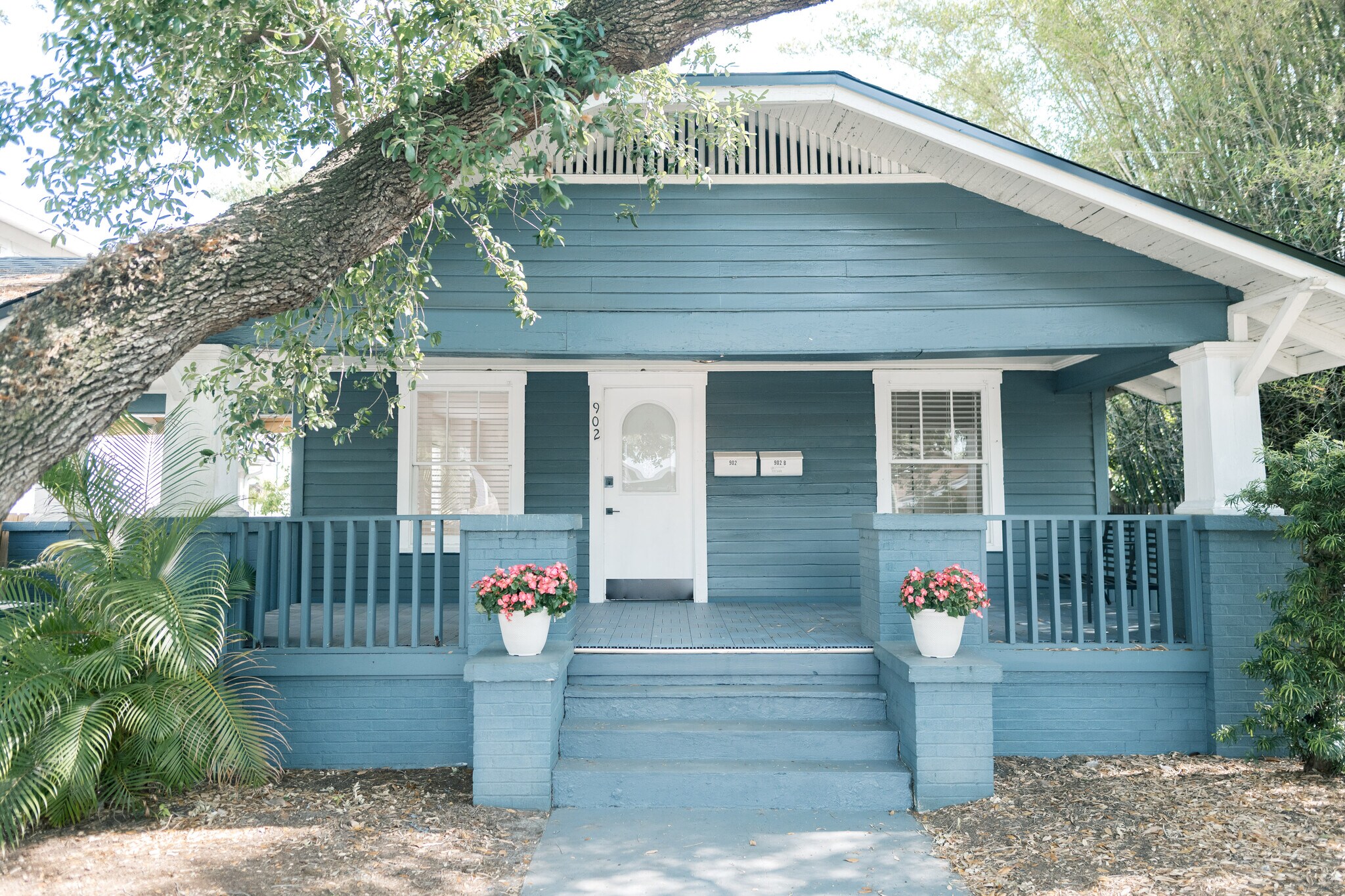 Building Photo - 902 W Columbus Dr