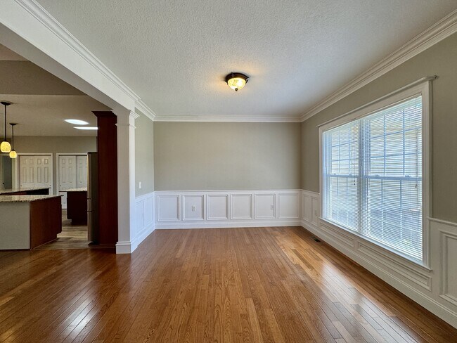 Building Photo - 513 Tanasi Cir
