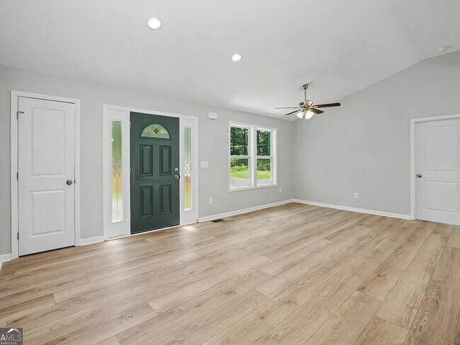 Building Photo - 126 Lucinda Ln