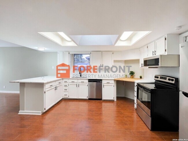 Building Photo - 5346 San Benito Dr