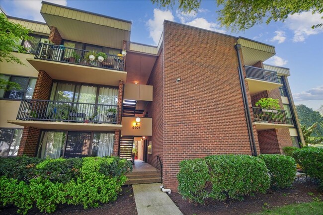 Building Photo - 9907 Blundon Dr