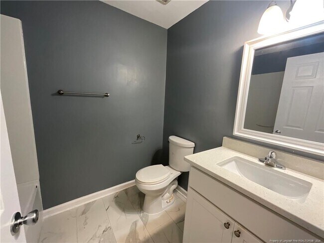 Building Photo - 1422 Grandview Dr