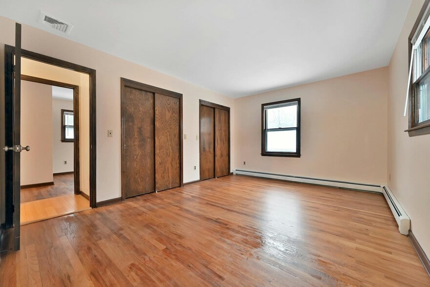 Building Photo - 27 Beech St