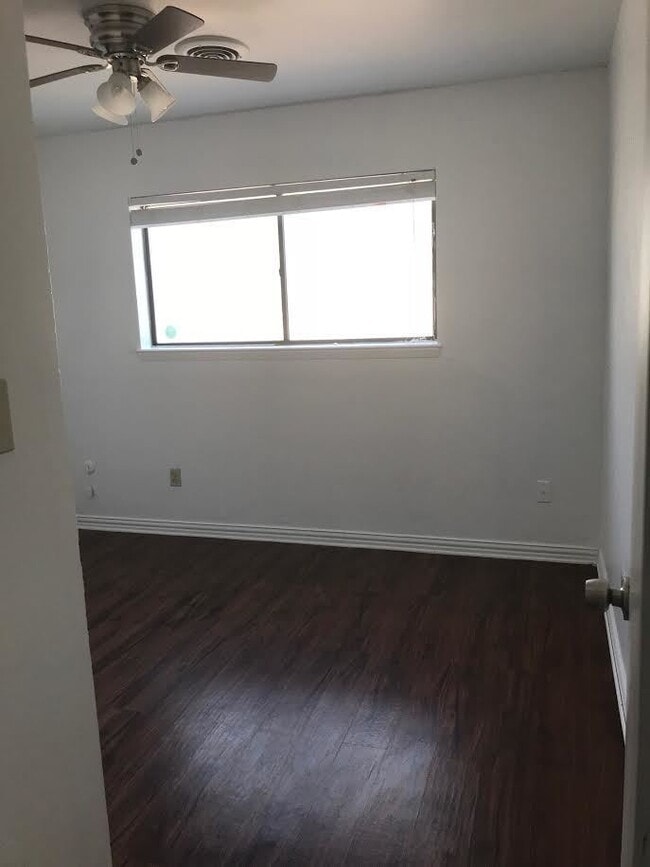 Building Photo - Attractive 3 bed / 2 bath family home