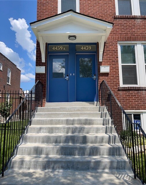 Building Photo - 4439 Swan Ave