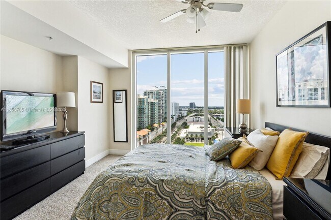 Building Photo - 16699 Collins Ave