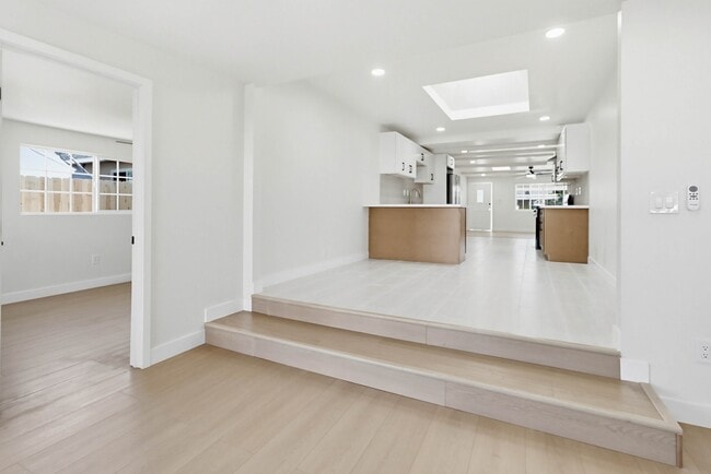 Building Photo - 338 Patricia Ln