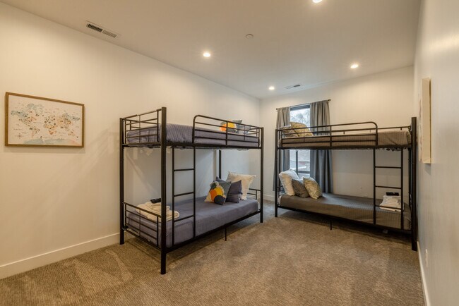 Building Photo - 2597 S 700 E