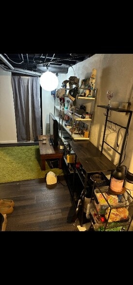 Building Photo - 2047 68th Ave