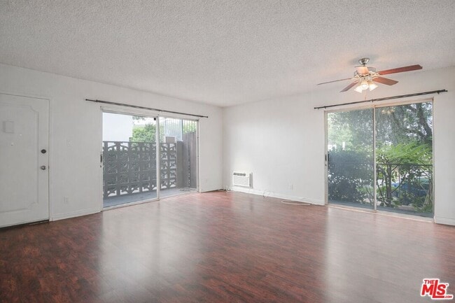 Building Photo - 1221 Amherst Ave