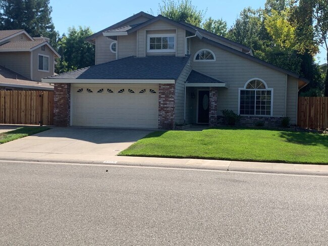 Building Photo - 5828 Laguna Vale Way