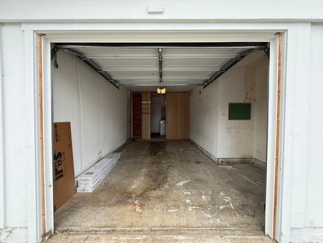 Building Photo - Comfortable 3B/1BA Home in Mira Mesa with Backyard, In-Unit Laundry and Garage