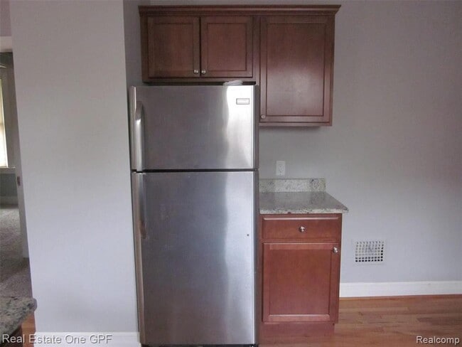 Building Photo - 1016 Beaconsfield Ave