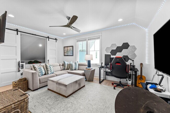 Building Photo - 141 Sandchase Cir