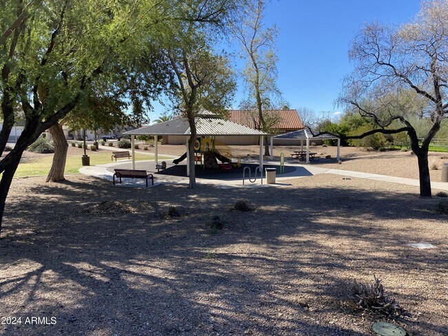 Building Photo - 11519 E Persimmon Ave