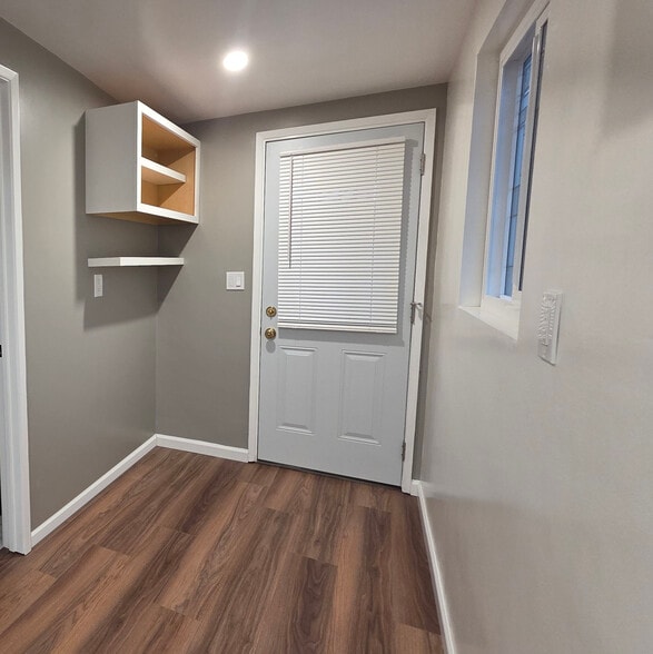 Home Office nook - 16825 S Berendo Ave