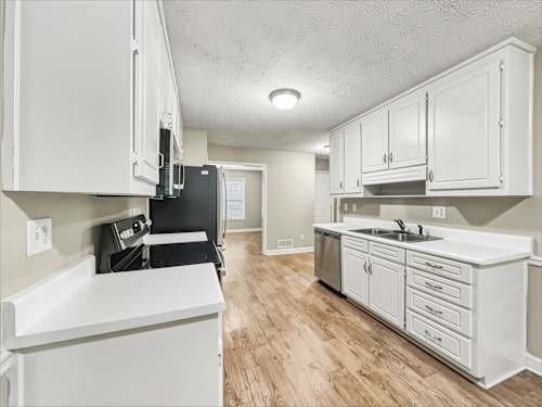 Building Photo - 2052 Bay Ct