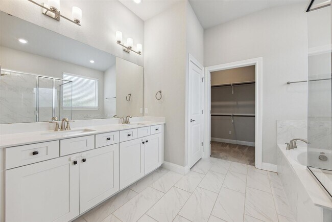 Building Photo - Your Ideal Home Awaits: Spacious 3/2 Bedro...