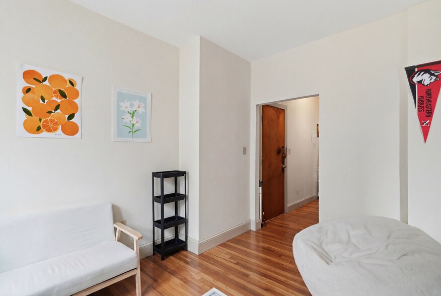 Building Photo - 1466 Tremont St