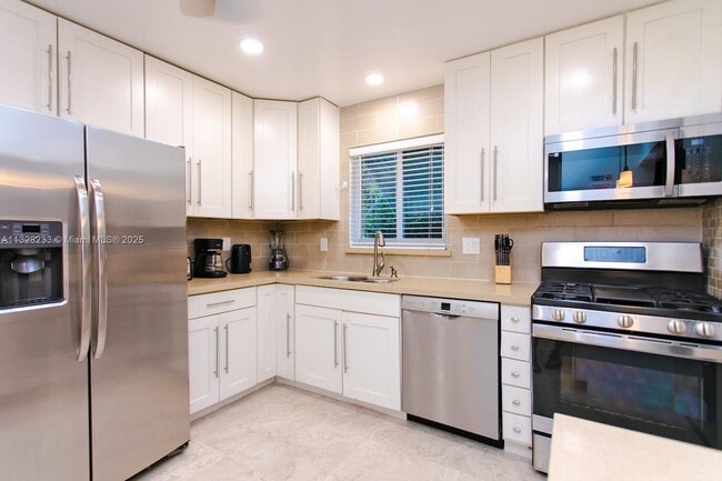 Building Photo - 809 S 17th Ave