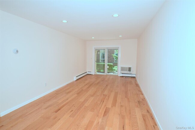 Building Photo - 206-14 Emily Rd