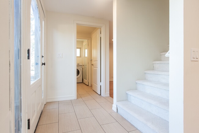 Building Photo - 2320 Clark Ln