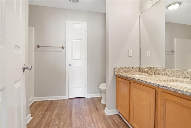Building Photo - 153 Chastain Way