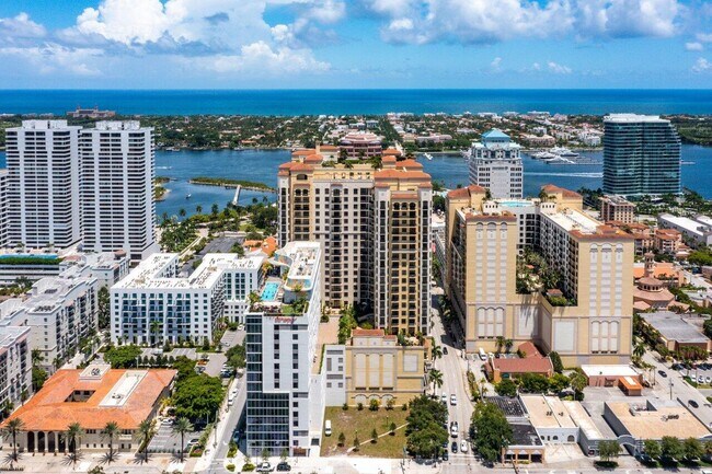 Building Photo - 701 S Olive Ave