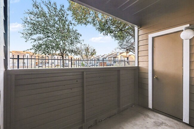 Building Photo - 3607 W Northgate Dr
